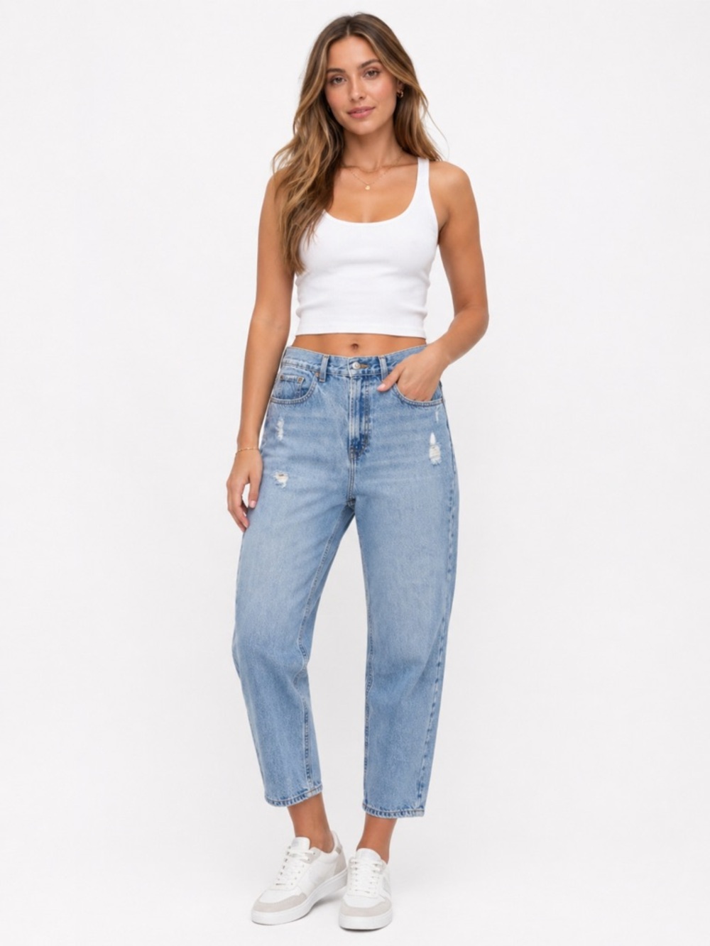 BDG Urban Outfitters Size 27 Mid Rise Boyfriend Fit Light‎ Blue Distressed Jeans